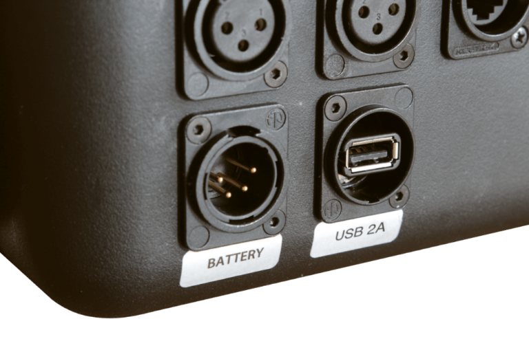 Vierpolige XLR-Einbaubuchse zur Batteriespeisung des Case für den ATEM Mini.
