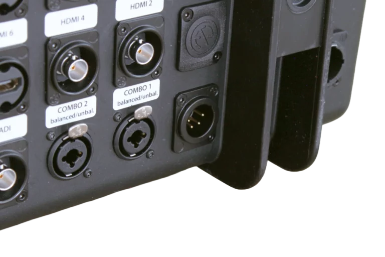 Detailansicht 4-Pin XLR-Schnittstelle: Über diesen Anschluss kann das System mittels eines Akkus (intern oder extern) mit Strom versorgt werden. Dies ermöglicht einen flexiblen mobilen Einsatz der ATEM G2 Konfiguration unabhängig vom Stromnetz.