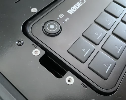 Rodecaster Einbauschacht Ein- und Ausbauschacht mit montiertem Rodecaster Video für einfachen Ein- und Ausbau.